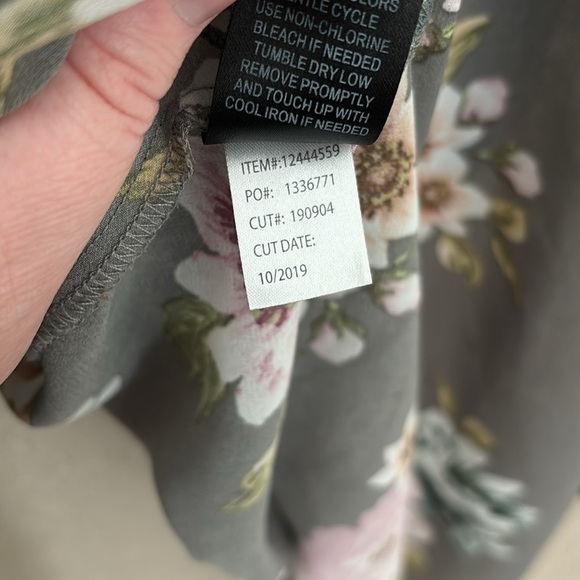 Women’s Plus Torrid Gray Floral Lexie Chiffon Babydoll Tunic Top Sheer Hi Low 1X - Picture 7 of 7